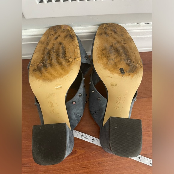 Lord and Taylor 424 Shoes Studded Cross Blue Suede Sandals Size 10 - Picture 7 of 8